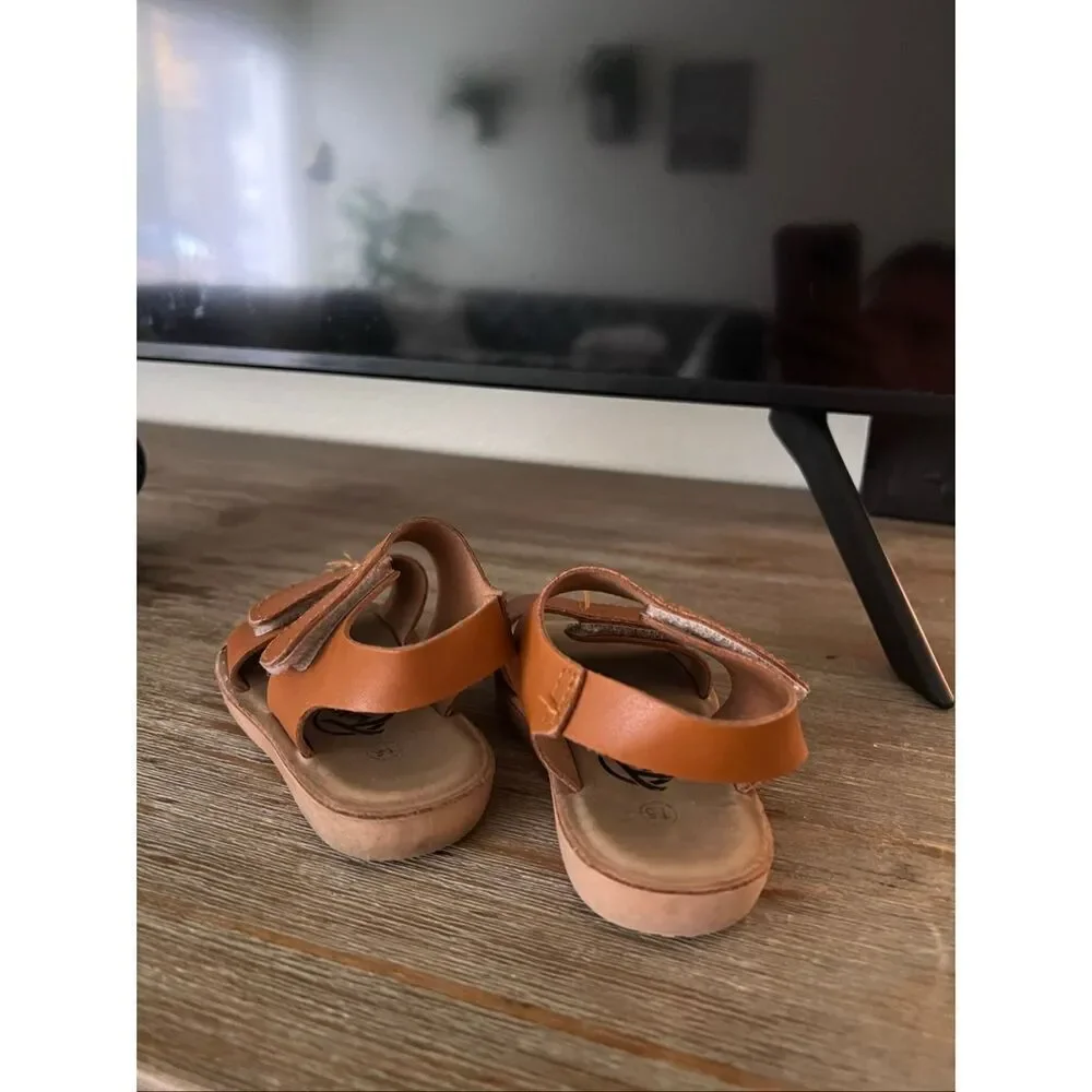 Trary Kid’s Double Adjustable Strap/Buckle Closure Flat Sandals (Toddler) size 5